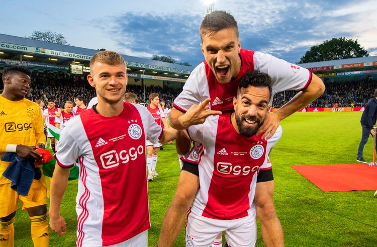 现出她的天 现出她的天