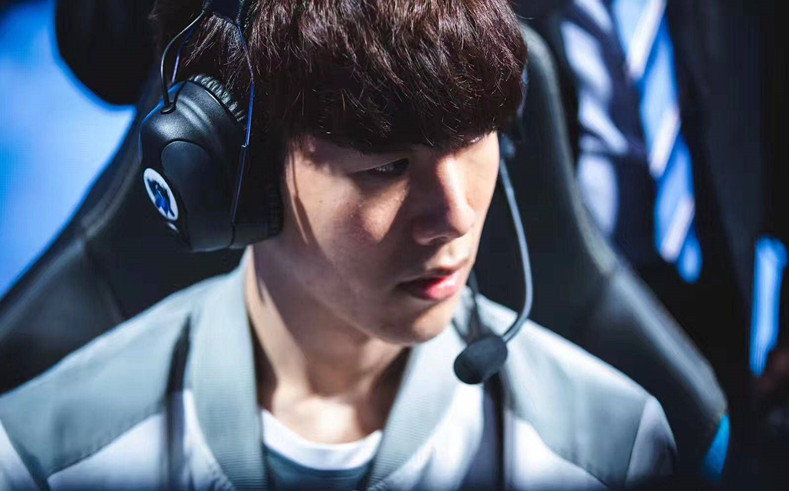 个球队的执 个球队的执