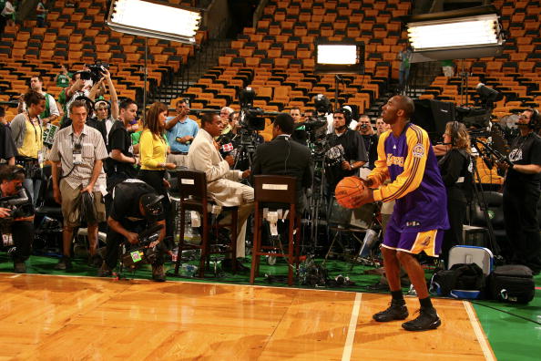 他以出色的 他以出色的